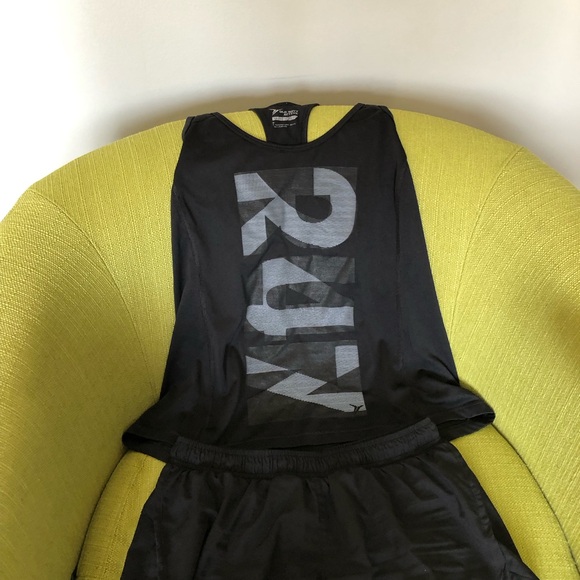 Old navy racer back tank top Size medium work out tank top - Picture 2 of 5